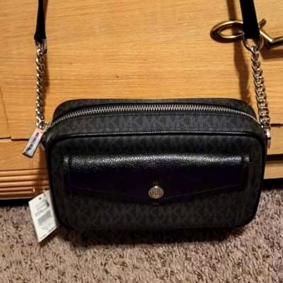 Michael Kors Handbags - Mk crossbody handbag